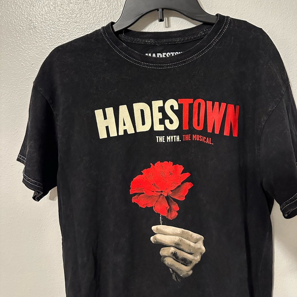 Logo tee